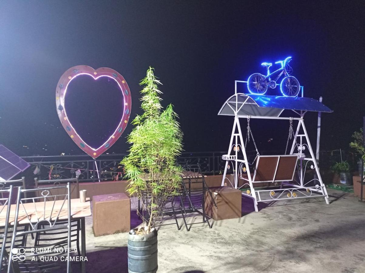 Deorāli Begnas Coffee House & Hotel מראה חיצוני תמונה